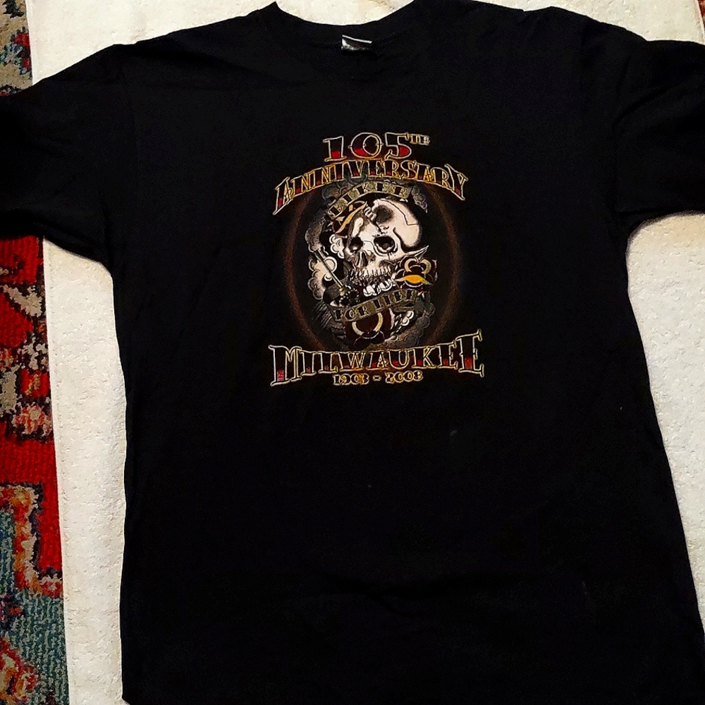 Men's t shirt